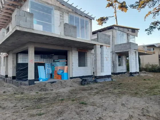 Családi villa szerkezetkész állapotban – TeleHome tégla / YTONG házépítés referencia
