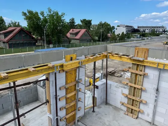 Pincefal zsaluzása – TeleHome tégla / YTONG házépítés referencia