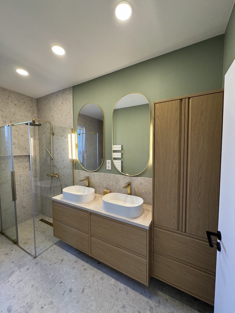 Egz gyönyörű fürdőszoba lakásfelújítás után.