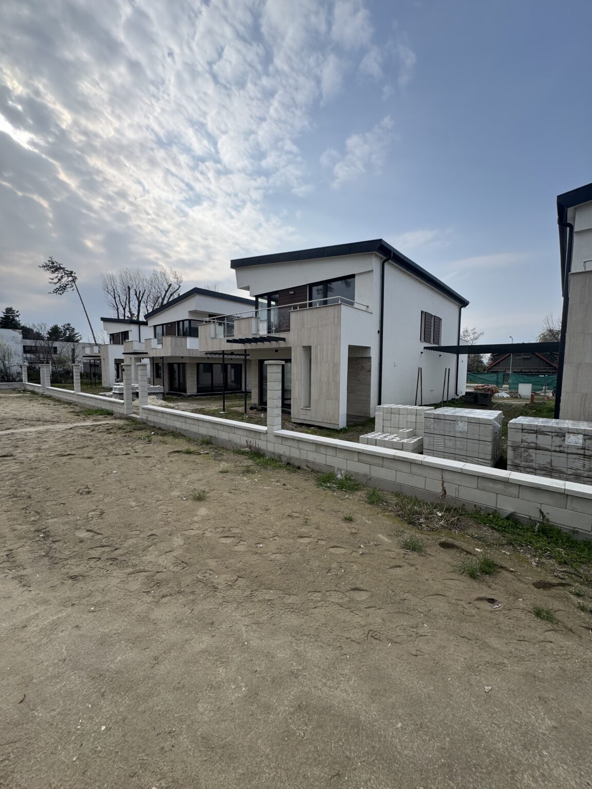 Kulcsrakész kivitelezés utáni állapotban, átadásra váró ház.